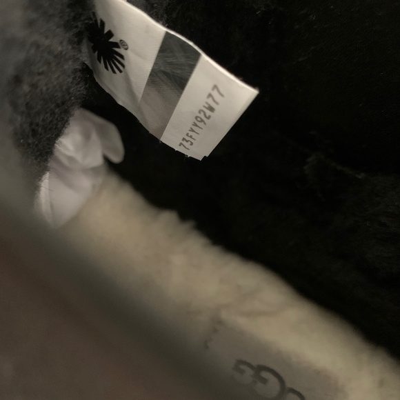 ugg neumel Chelsea black sude chukka boots new - Picture 9 of 9